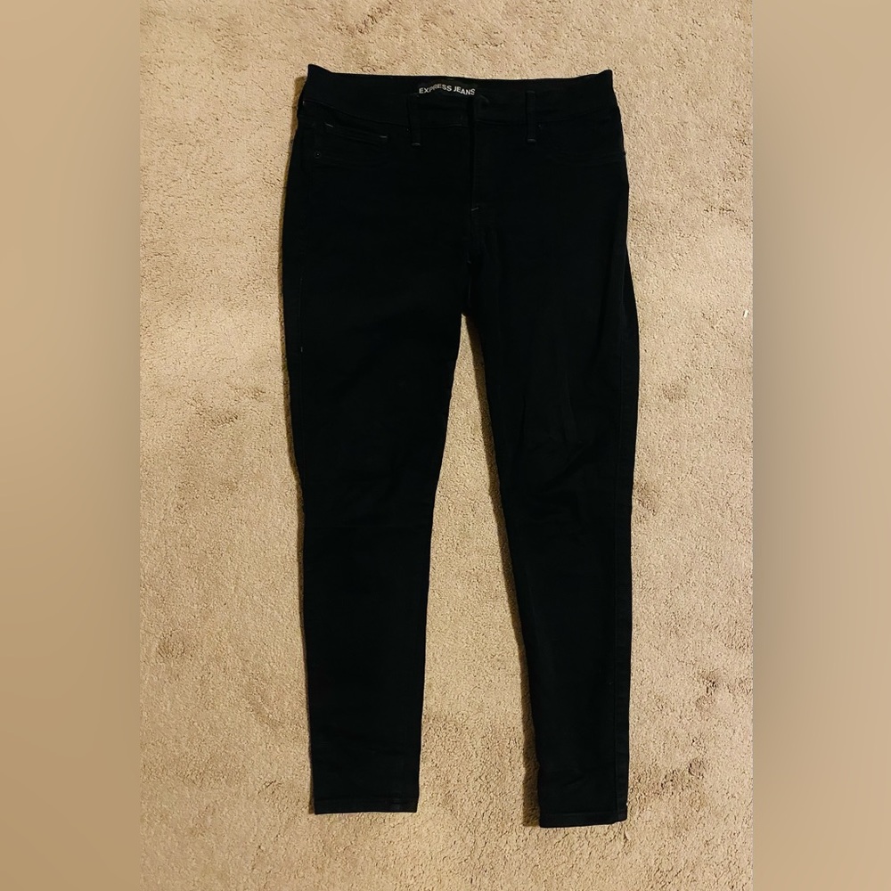 Express jeans: extreme stretch legging mid rise. Black. Size 4s.